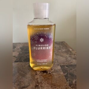 Bath & Body Works Shower Gel FIRESIDE FLURRIES 10 fl oz Bodycare 90% Full